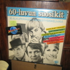60-LUVUN SUOSIKIT - 16 ALKUPERÄISTÄ MENESTYSISKELMÄÄ LP - pikkukuva 1