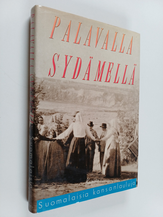 Hannu (toim.) Sarrala : Palavalla sydämellä : suomalaisia...