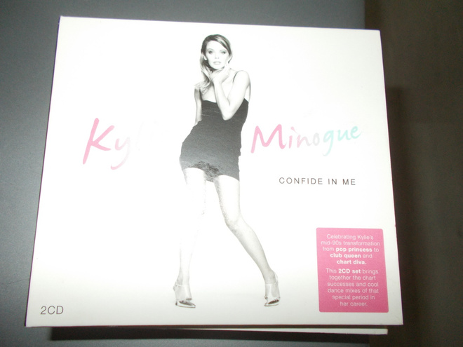 2 - CD KYLIE MINOQUE ** CONFIDE IN ME **