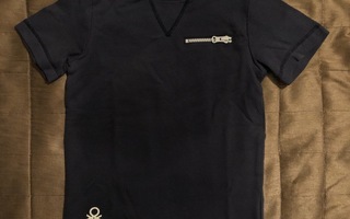 Benetton T-paita koko 130 cm UUSI