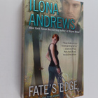 Ilona Andrews : Fate's edge - pikkukuva 1