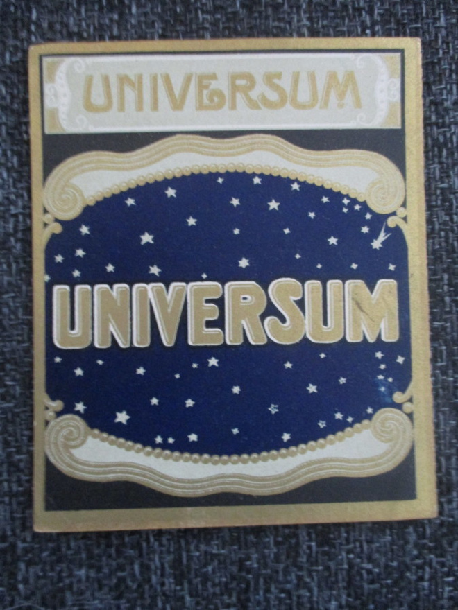 VANHA SIKARI ETIKETTI - UNIVERSUM  (K15-S107)