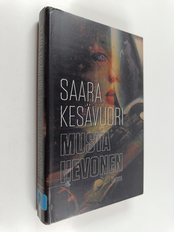 Saara Kesävuori : Musta hevonen