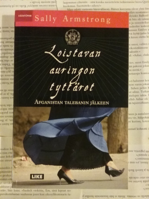 Sally Armstrong - Loistavan auringon tyttäret (nid.)