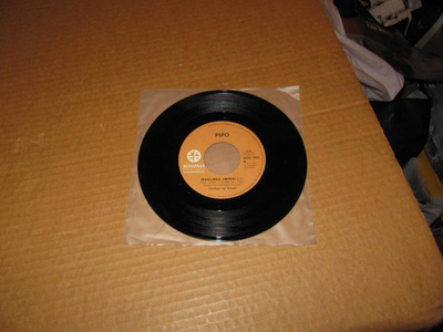 PIPO 7" Maailman Ympäri/Tanssi Tanssi v.1983 GREAT!