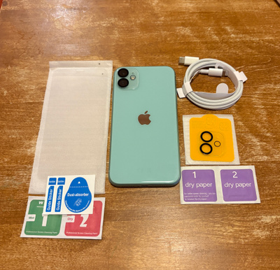 Apple iPhone 11 64gb + varusteet