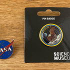Kaksi NASA pinssiä - pikkukuva 1