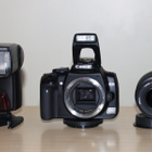 Canon EOS 400D, EF-S 18-55mm, Nissin salama, laukku ym - pikkukuva 1