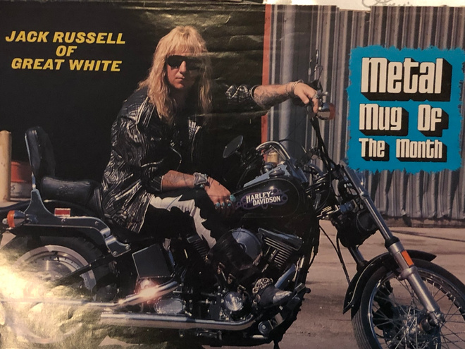 Jack Russell / Great White nimikirjoitus lehtikuvassa