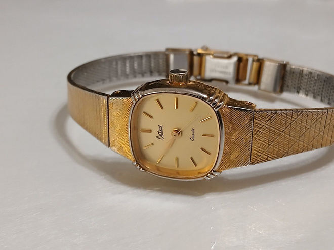 Vintage Corteal naisten rannekello