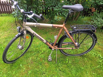 Crescent Street hybridipyörä