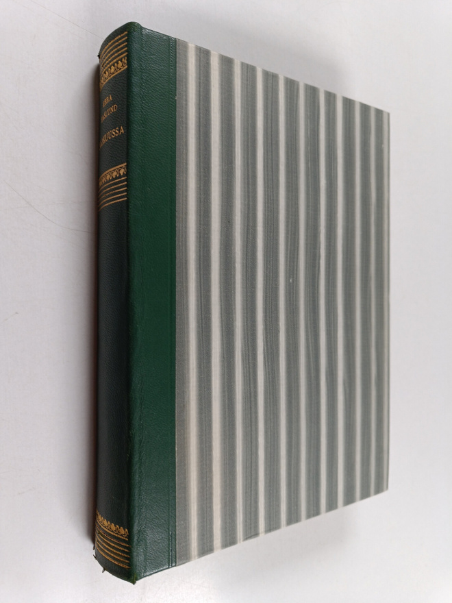 Ebba Haslund : Elokuussa : romaani