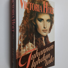 Victoria Holt : Tuhannen lyhdyn talo - pikkukuva 1