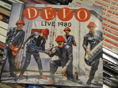 Devo Live 1980 cd muoveissa