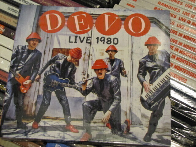 Devo Live 1980 cd muoveissa