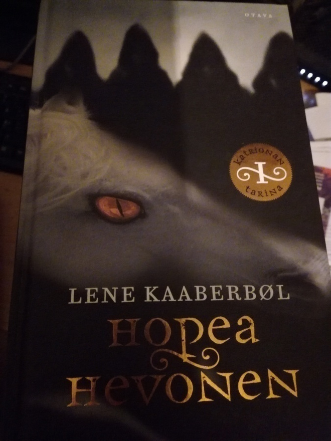 Lene kaaberbol hopea hevonen ja kärppä kirjat