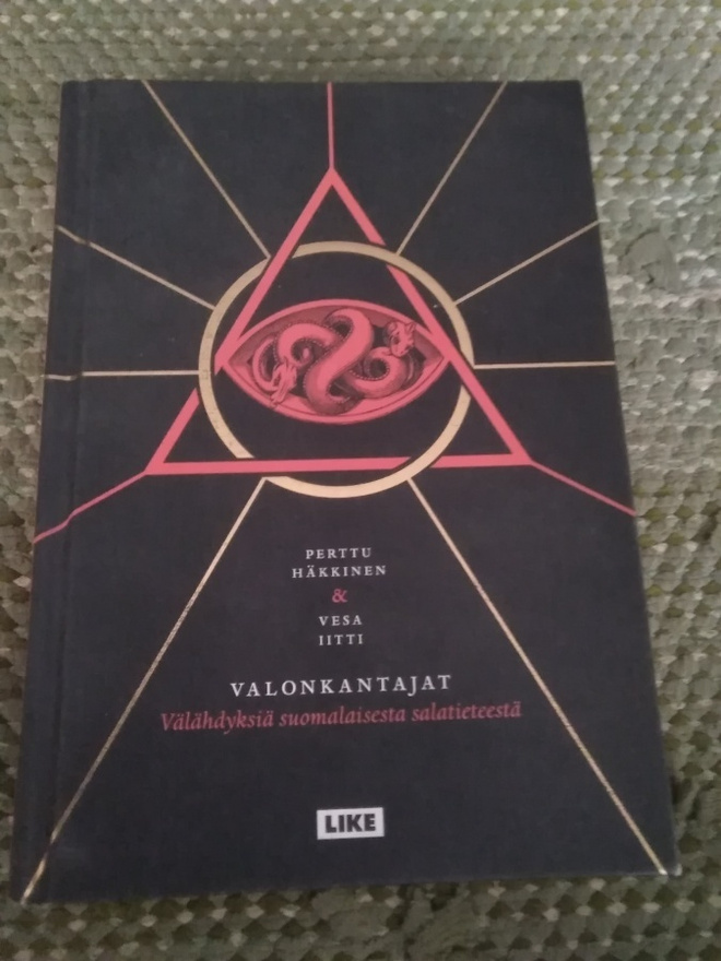 Perttu Häkkinen & Vesa Iitti: Valonkantajat