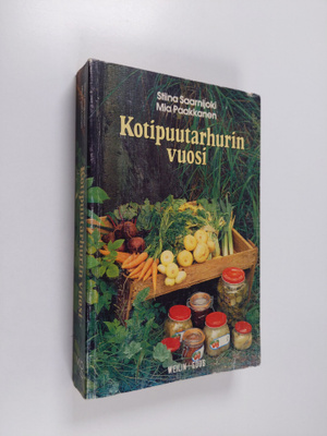 Stiina Saarnijoki : Kotipuutarhurin vuosi