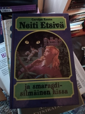 Garolyn keene neiti etsivä ja smaragdi silmäinen kissa