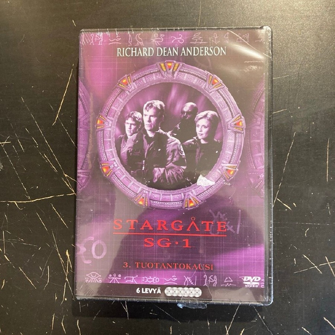 Stargate SG-1 - Kausi 3 6DVD (UUSI)