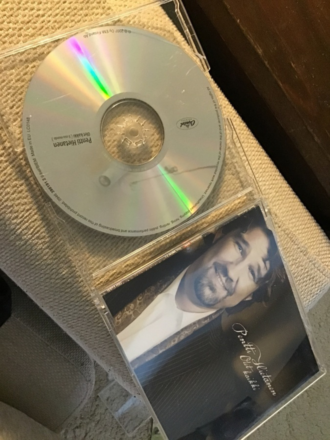 Pentti Hietanen / Olet kaikki CDS single