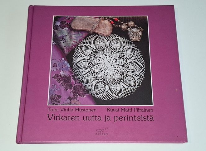 Toini Vinha-Mustonen : Virkaten uutta ja perinteistä