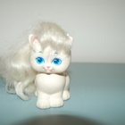 MATTEL  LADY LOVELY LOCKS VALKOINEN KISSA - pikkukuva 4