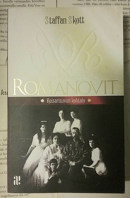 Staffan Skott - Romanovit (pokkari)