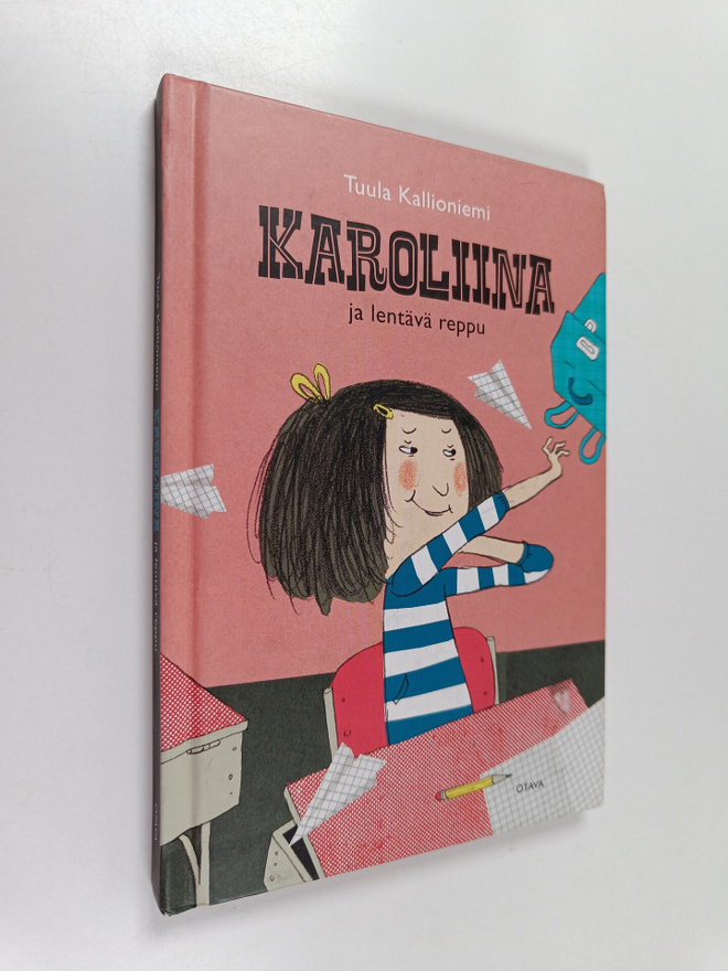 Tuula Kallioniemi : Karoliina ja lentävä reppu