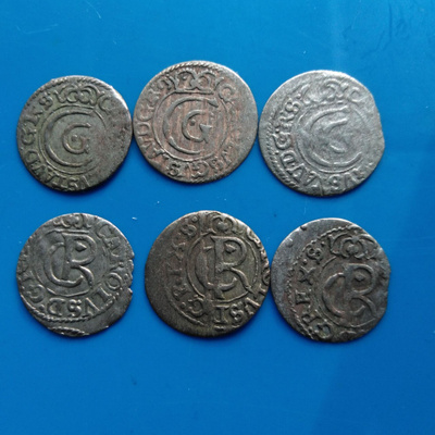 1 Solidus pienet hopearahat 1600-luvulta 6 kpl.