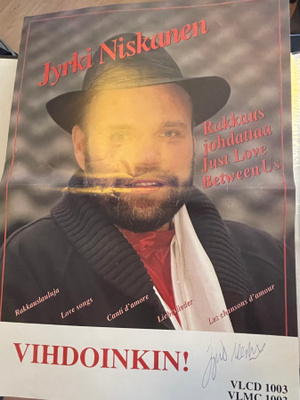 Jyrki Niskanen juliste nimikirjoituksella