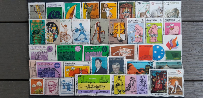 AUSTRALIA 1970 luku LEIMATTUJA postimerkkejä 38 kpl