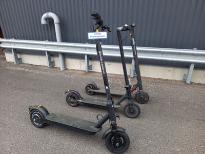 [T3310] 3x sähköpotkulauta kunnostettavaksi/varaosiksi