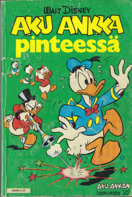 Aku Ankan Taskukirja  22 Aku Ankka pinteessä (2p.)