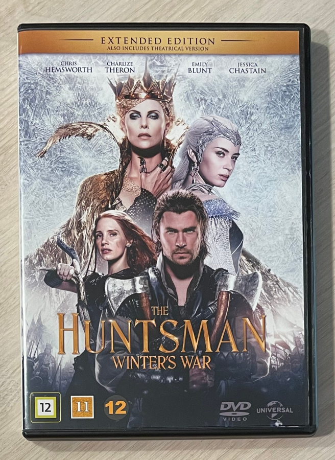 Metsästäjä ja talvinen taistelu (2016) Chris Hemsworth