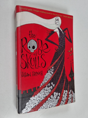Vivian French : The robe of skulls