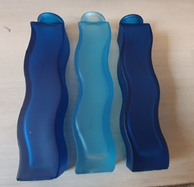 3 x sininen maljakko/pullo