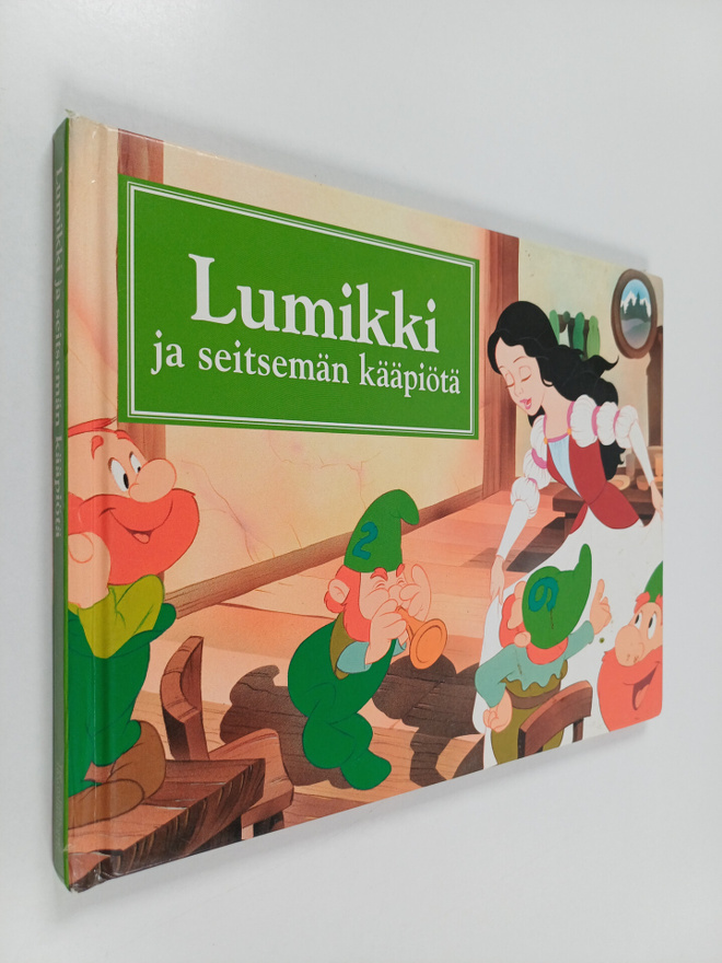 Taija Mård : Lumikki ja seitsemän kääpiötä