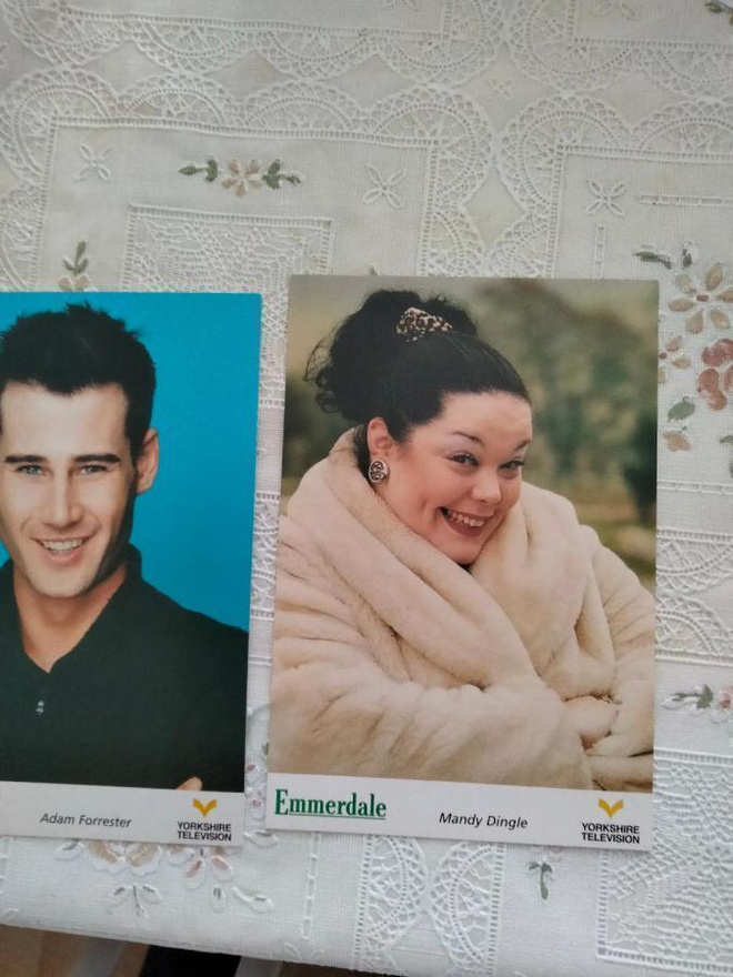 Emmerdale 3kpl fanikorttia.