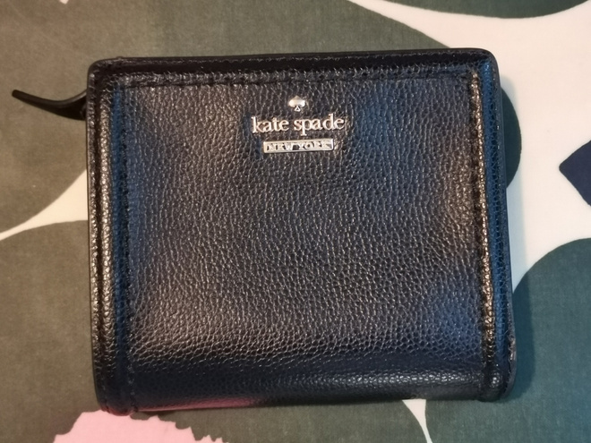 Kate Spade New York pieni lompakko