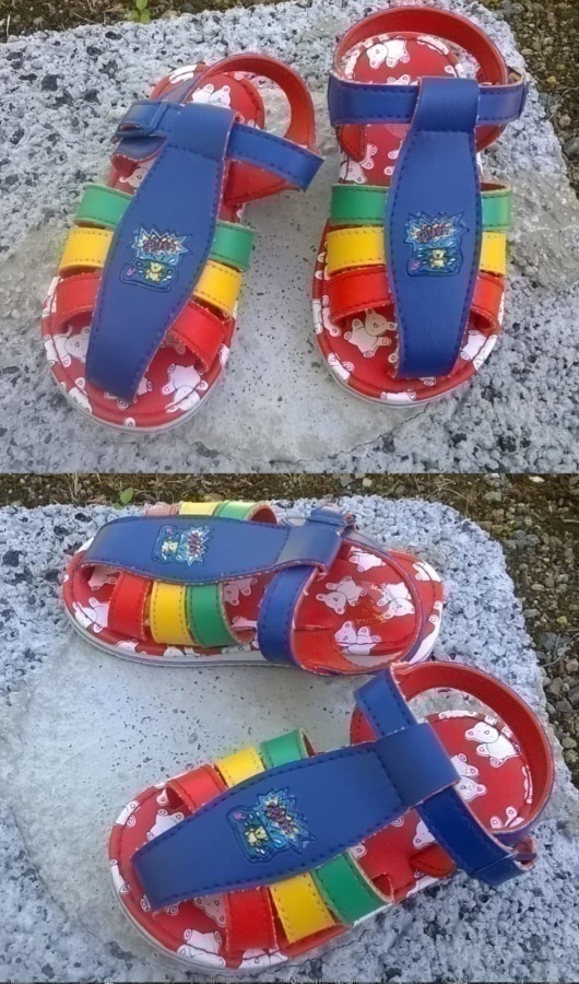 Värikkäät sandaalit