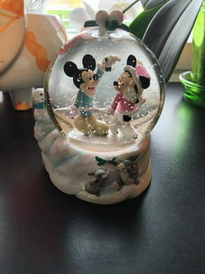 Disney lumisadepallo
