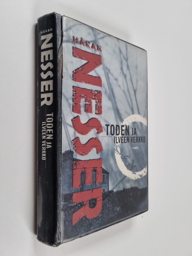 Håkan Nesser : Toden ja ilveen verkko : rikosromaani