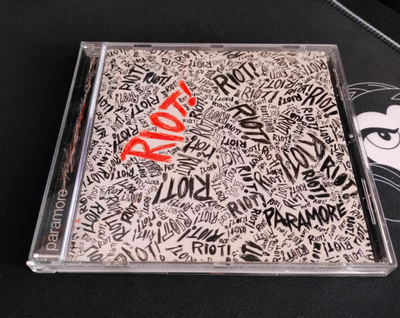 Paramore - Riot!