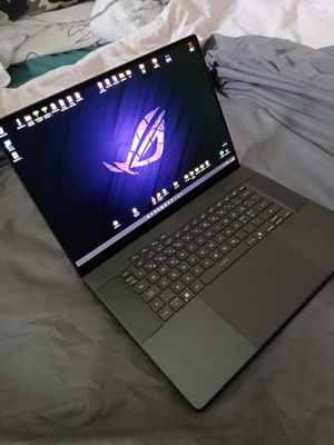 ASUS ROG Zephyrus G16 16" pelikannettava, Windows 11 GU605C