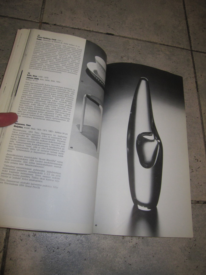 Aav, Marianne: Suomalainen muoto, Taideteollisuusmuseo 1986