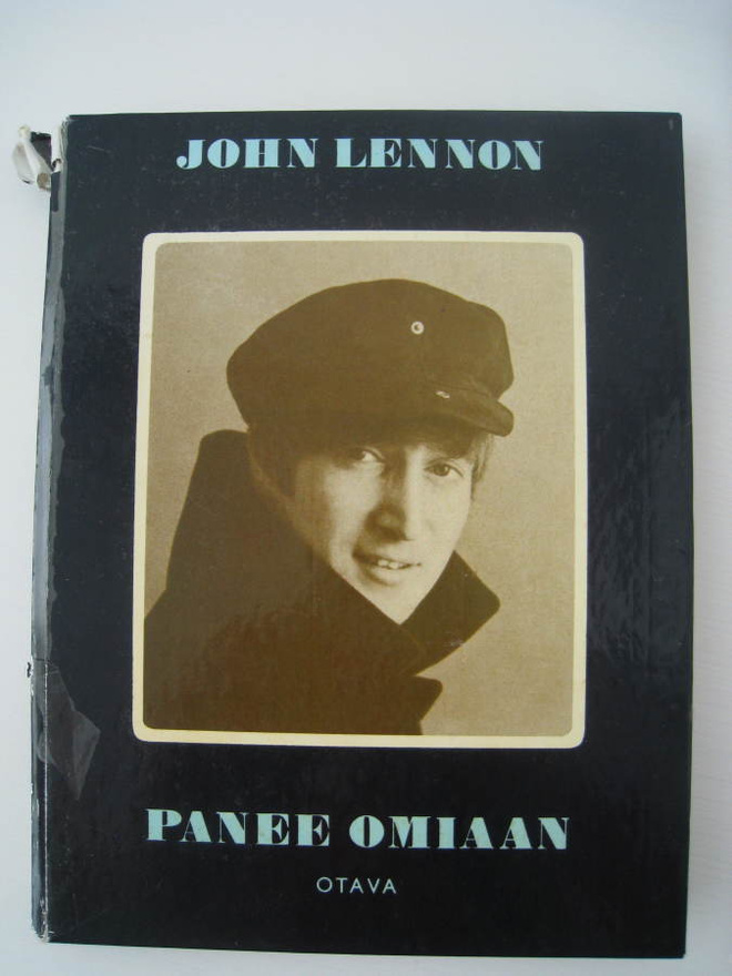 John Lennon: John Lennon panee omiaan 1964 -  kunto huono