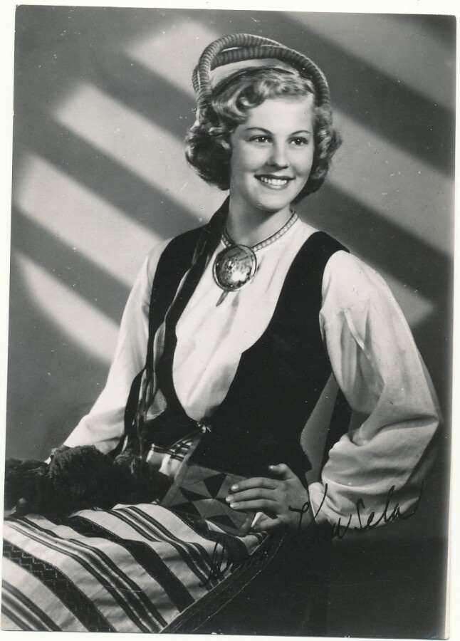 ARMI KUUSELA - Miss Universum 1952