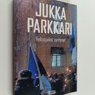 Jukka Parkkari : Vakoojaksi syntynyt : romaani vakoilusta... - pikkukuva 1