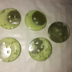 4 eri vaalean vihreän ja sinisen väristä kuunappia 20mm - pikkukuva 3